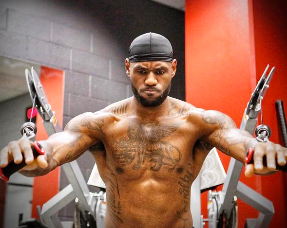 劳塔罗：我当然愿意终身效力国米；阿根廷国家队内部充满信心（劳塔罗称愿一生效力国米：阿根廷队内信心十足）