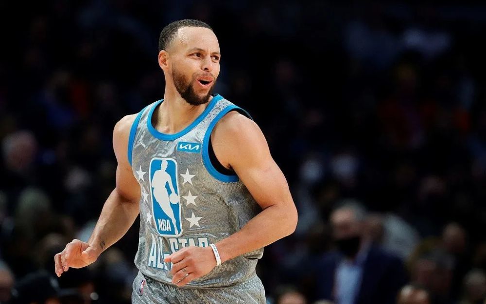 梅西带队夺冠！他是季后赛MVP！他让迈阿密国际从垫底到冠军！（梅西率队封王，荣膺季后赛MVP，助迈阿密国际从榜尾逆袭夺冠）