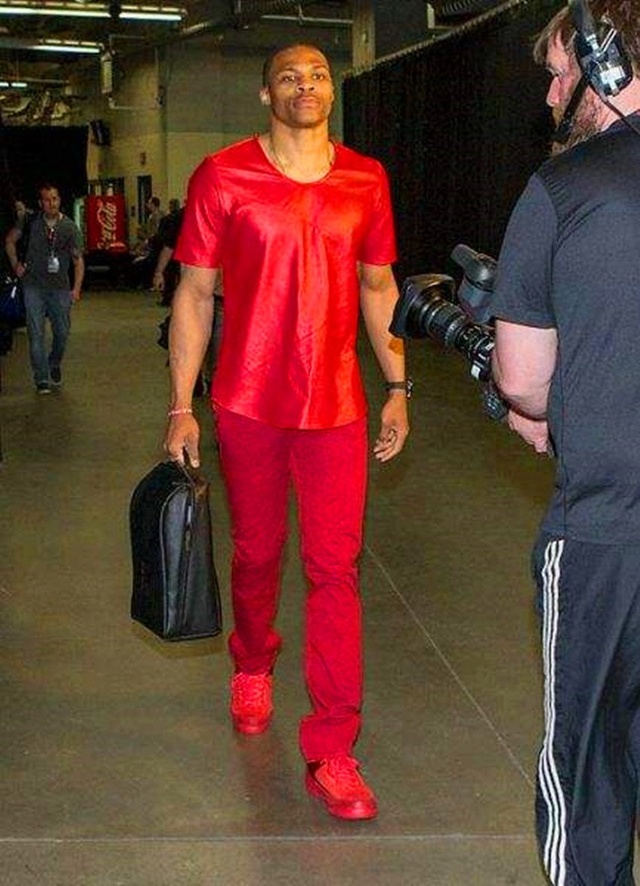 官方：伊斯科与皇家贝蒂斯续约至2028年（皇家贝蒂斯官宣：伊斯科续约至2028年）