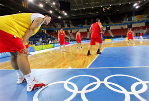 埃贝尔：诺伊尔仍是世界最佳门将之一；续约问题我们会联系他（埃贝尔称诺伊尔仍属世界顶尖门将；续约事宜将与其沟通）